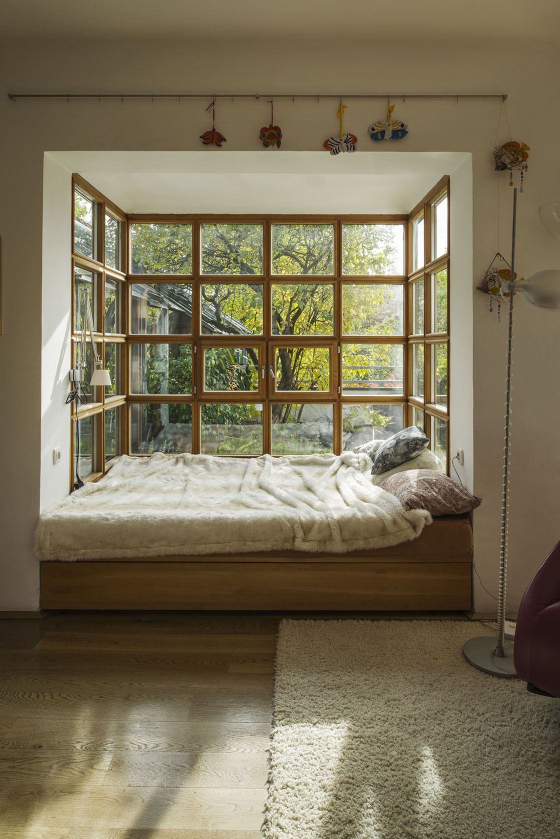 Sofa-Erker mit Ausblick in den Dachgarten © Renate Schrattenecker-Fischer